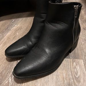 Just Fab Black Ankle Boots 9.5 w/ details